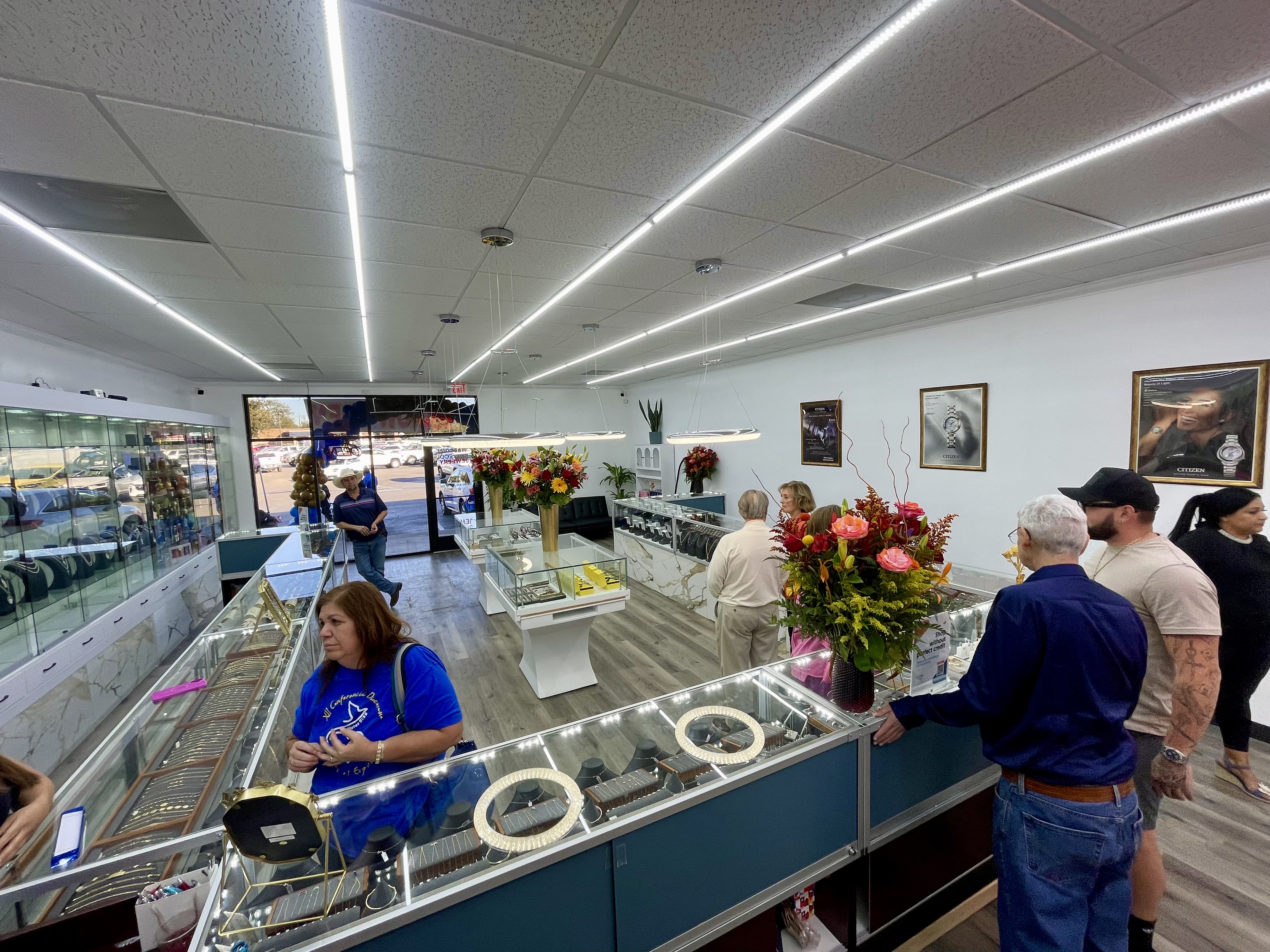 Wide angle view of Georgetown store with display cases